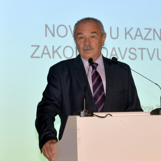 Damir Kos



 