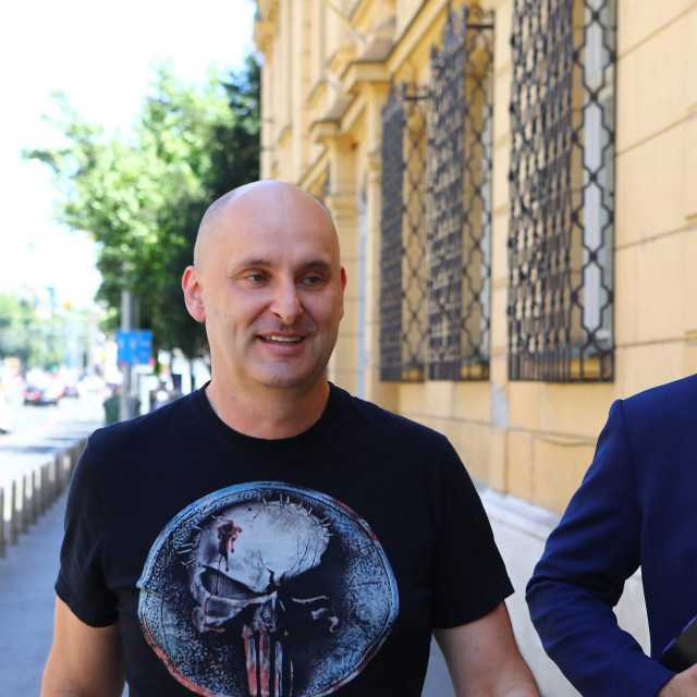 Tomislav Tolušić u pratnji odvjetnika