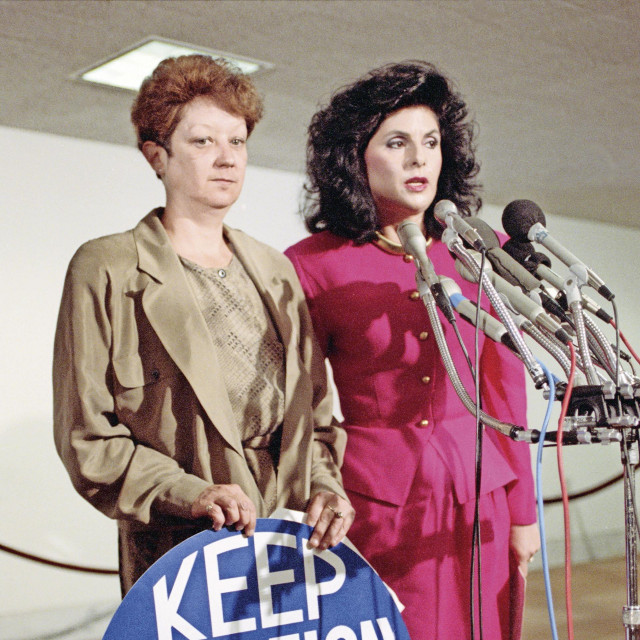 Norma McCorvey sa svojom odvjetnicom Gloriom Allred