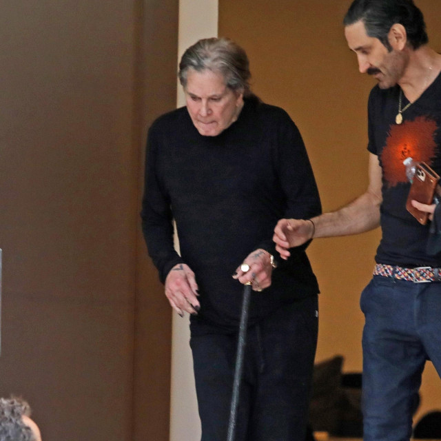 Rocker je nedavno operirao kralježnicu i sada se oporavlja 