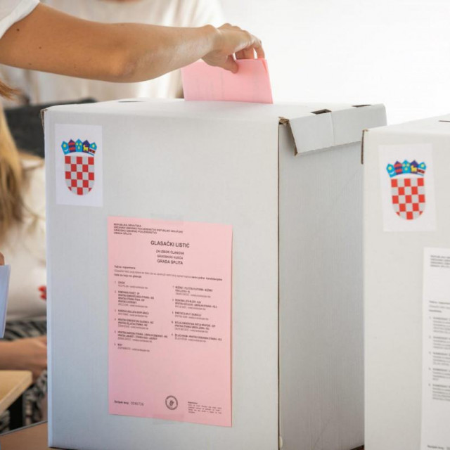 Glasačko mjesto u Splitu, ilustracija