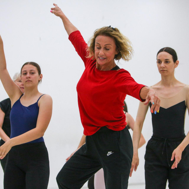 Almira Osmanović održala je sat za reakreativce i amatere u baletu u ZPC-u.