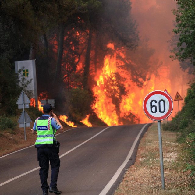 Veliki požar u Puli