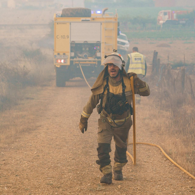 Na fotografiji: Vatrogasci u Španjolskoj