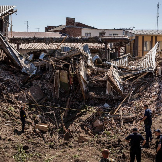 Razrušena zgrada u Harkivu