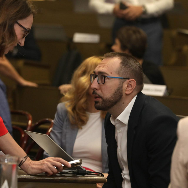 Gradska skupstina. Na fotografiji: Tomislav Tomašević
 