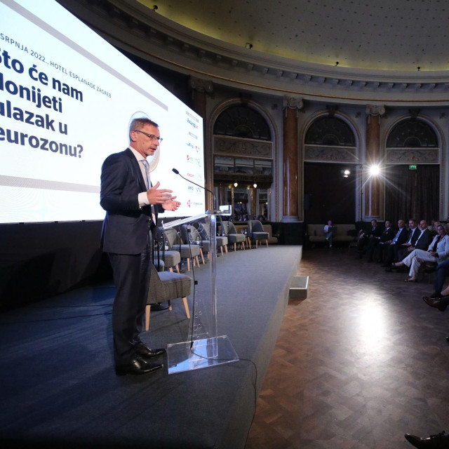 Konferencija Jutarnjeg lista ‘Što će nam donijeti ulazak u eurozonu‘
Na fotografiji: Boris Vujčić