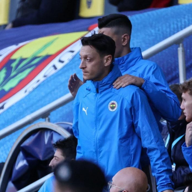 Mesut Oezil je napustio Fenerbahče