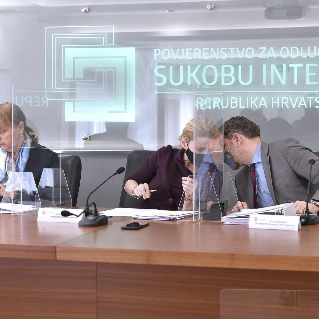 Povjerenstvo za odlucivanje o sukubu interesa (ilustracija)
Na fotografiji: Tatijana Vucetic, Natasa Novakovic, Davorin Ivanjek.

 