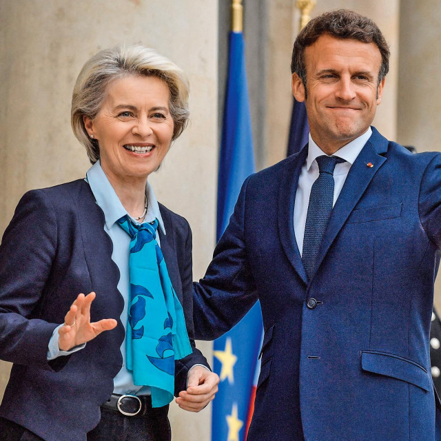 Prijedlog Europske komisije da se nuklearna energija uklopi u plan o zelenoj tranziciji izazvao je velike podjele, a ekološke udruge optužile su Komisiju da je podlegla interesima francuskoga ”nuklearnog lobija”. Naposljetku je prijedlog prihvaćen i u Europskom parlamentu