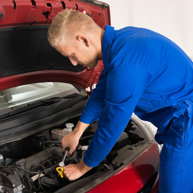 Automehaničar/Ilustracija