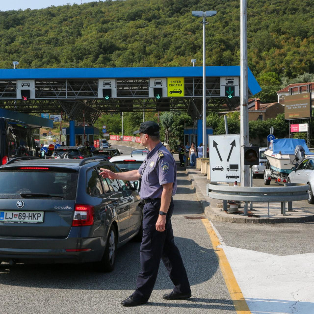 Granični prijelaz Plovanija