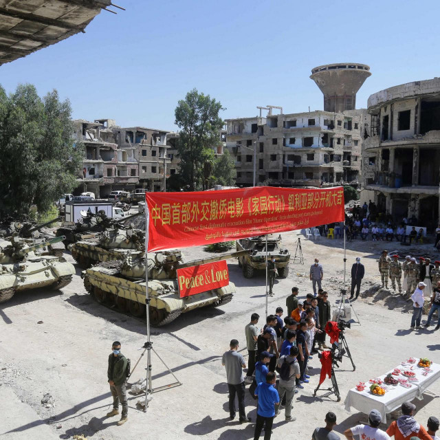 Situacija na filmskom setu u razrušenom predgrađu Damaska