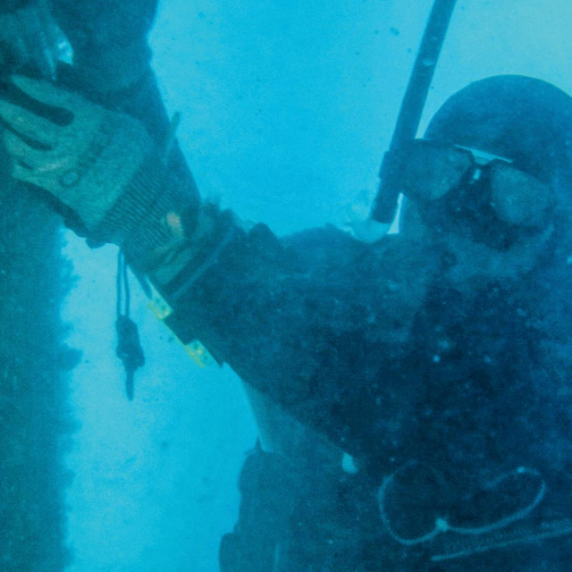 Ronilac kod slomljenog pilota