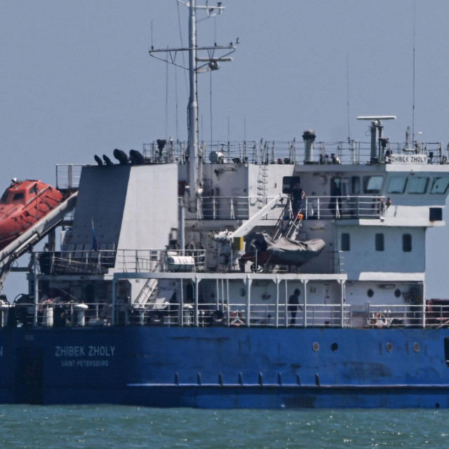 Brod natovaren žitom u Crnom moru