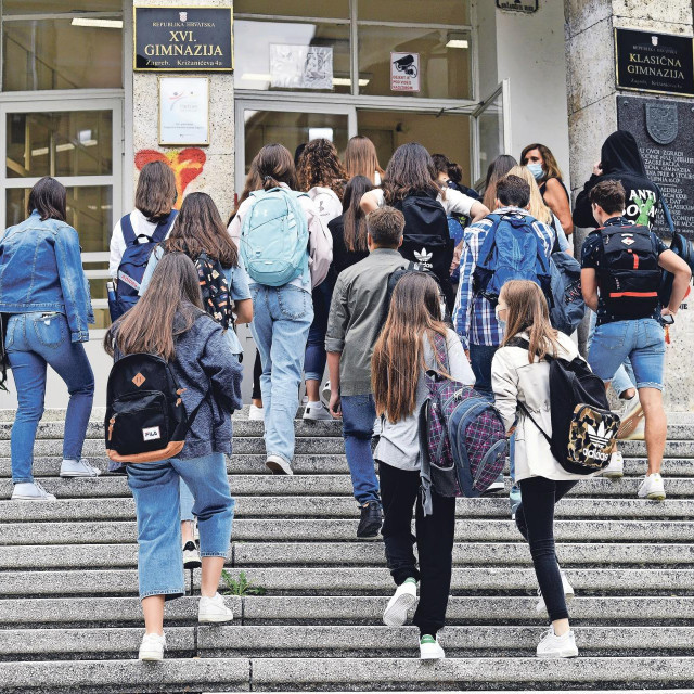 Nešto je neiskreno i strašno, nešto diktatorsko u previsokom prosjeku razreda