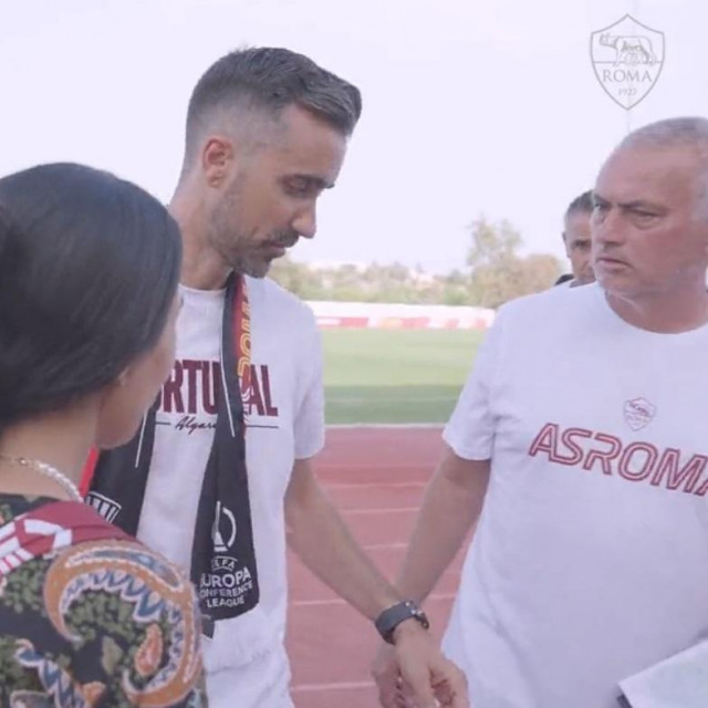 Mourinho i zaljubljeni par