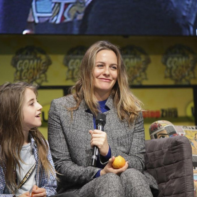 Alicia Silverstone sa sinom Bearom