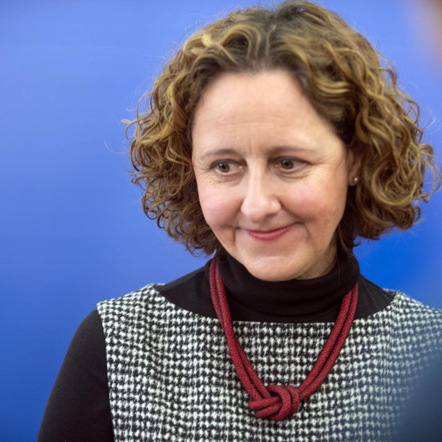 Ministrica Nina Obuljen Korzinek
 