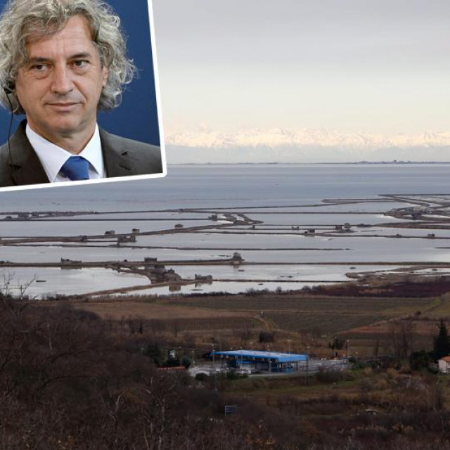 Vojko Volk, Robert Golob (gore lijevo), pogled na Piranski zaljev i granični prijelaz Plovanija (glavna fotografija)