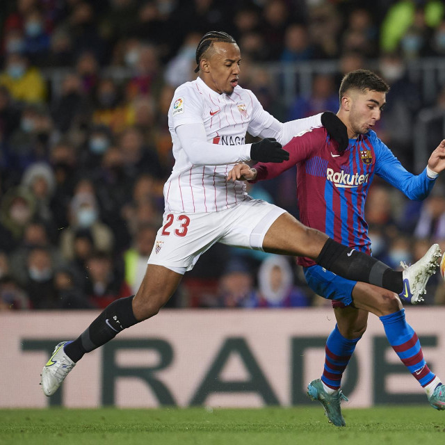 Jules Kounde i Ferran Torres