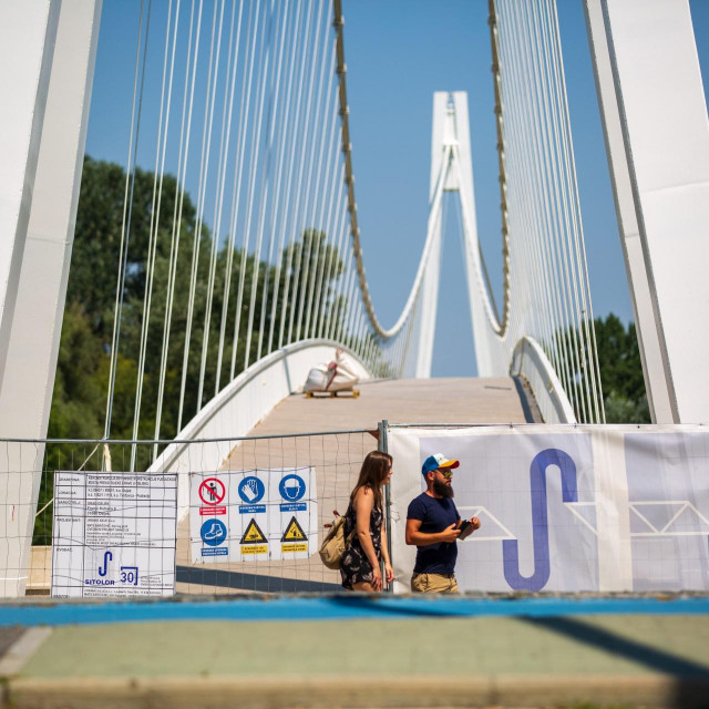 Pješački most na Dravi