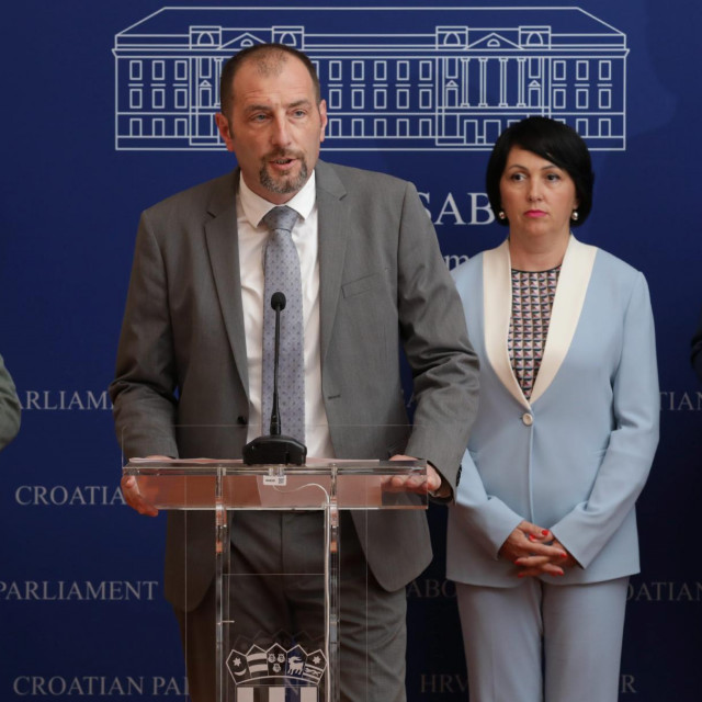 IDS i njihov šef Dalibor Paus drže da bi im ovaj blok pripomogao i u rješavanju unutarstranačkih problema