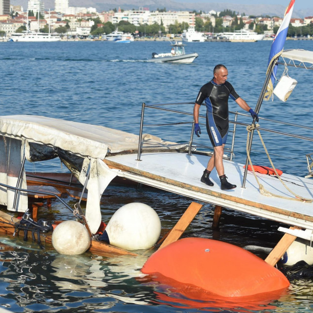 Pripremanje potonulog broda Morska vila za tegljenje