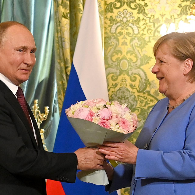 Vladimir Putin i Angela Merkel