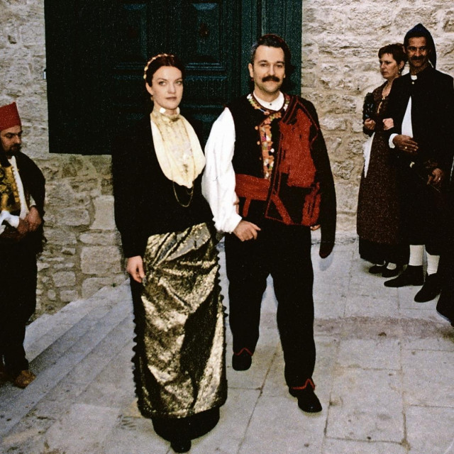 Vjenčanje bračnog para Dorbić u tradicionalnim šibenskim svadbenim nošnjama