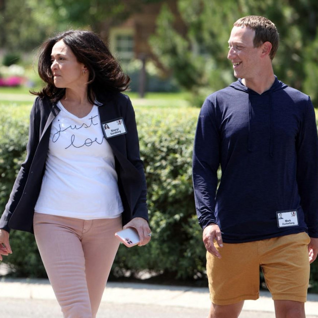 Mark Zuckerberg i Sheryl Sandberg, operativna direktorica koja nakon 14 godina odlazi iz tvrtke