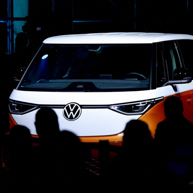 Električni Volkswagen minibus