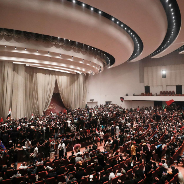 Prosvjednici u iračkom parlamentu