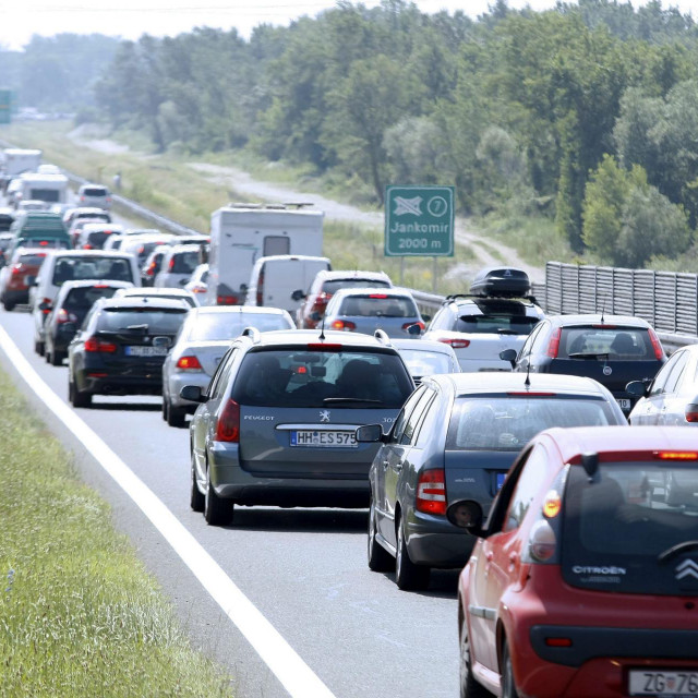 Arhivska fotografija
 