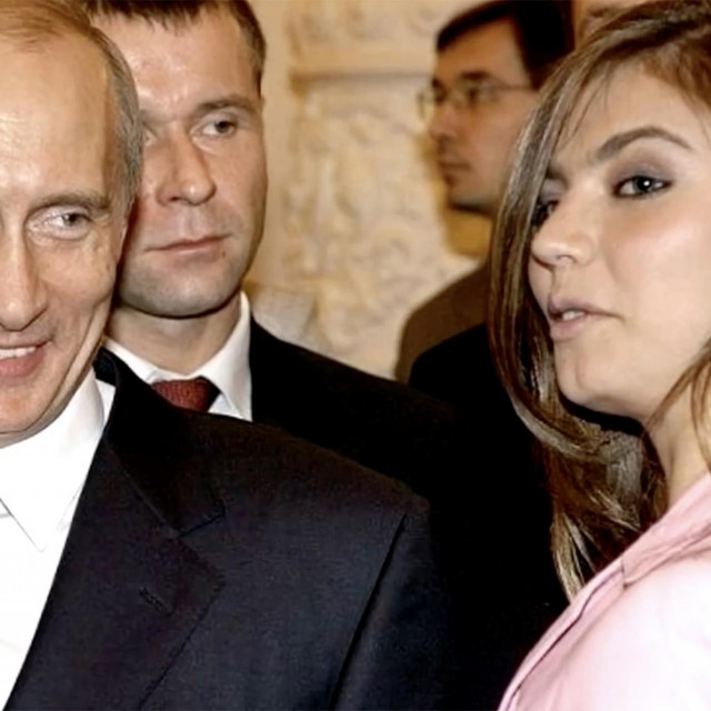 Vladimir Putin i Alina Kabajeva (arhivska fotografija)