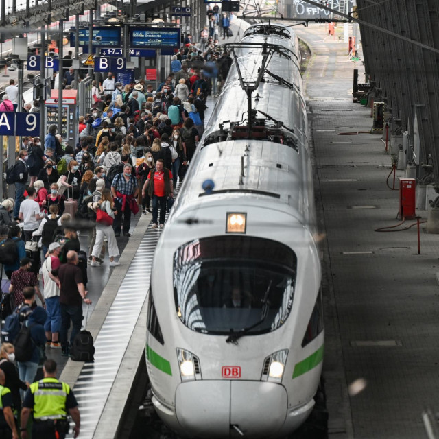 S oko deset teravatsati godišnje, Njemačka željeznica jedan je od najvećih potrošača električne energije u Njemačkoj