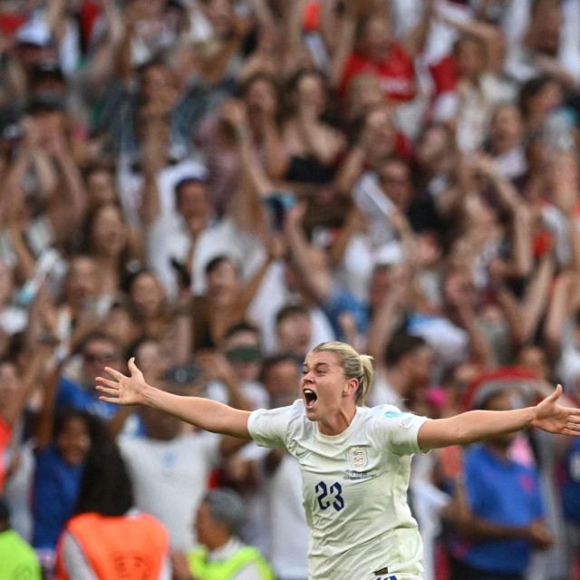 U Engleskoj je ženski nogomet sve popularniji, posebno nakon što su ”Lionesse” prvi put u povijesti osvojile europski naslov