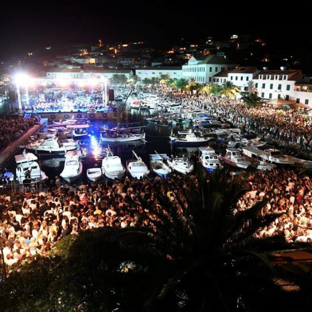 Koncert u Veloj Luci u sklopu projekta ‘Trag u beskraju‘