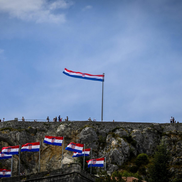Zastava na Kninskoj tvrđavi