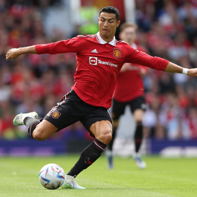 Cristiano Ronaldo je velika tema u engleskim medijima