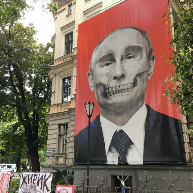 Antiruski poster u Latviji