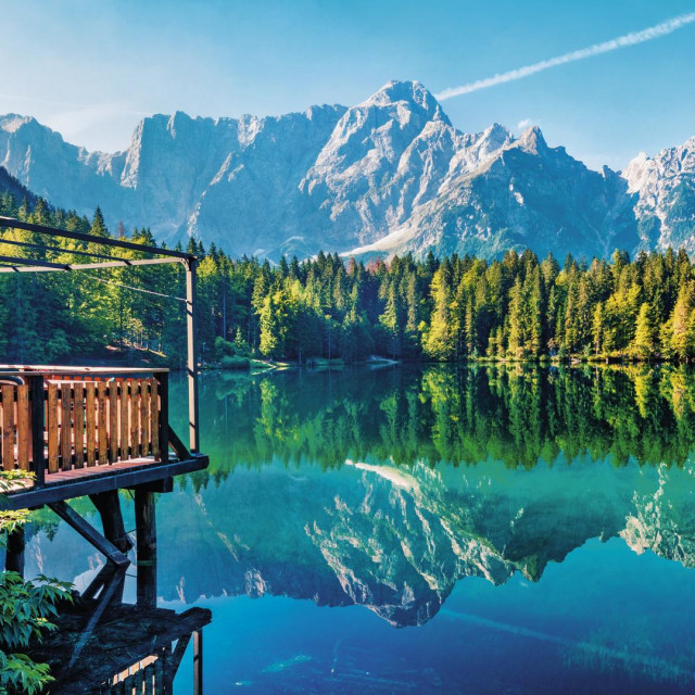 Jezero Fusine i planina Mangart u daljini