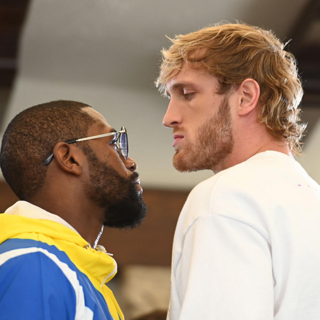 Floyd Mayweather Jr vs Logan Paul