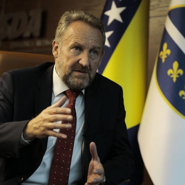 Bakir Izetbegović