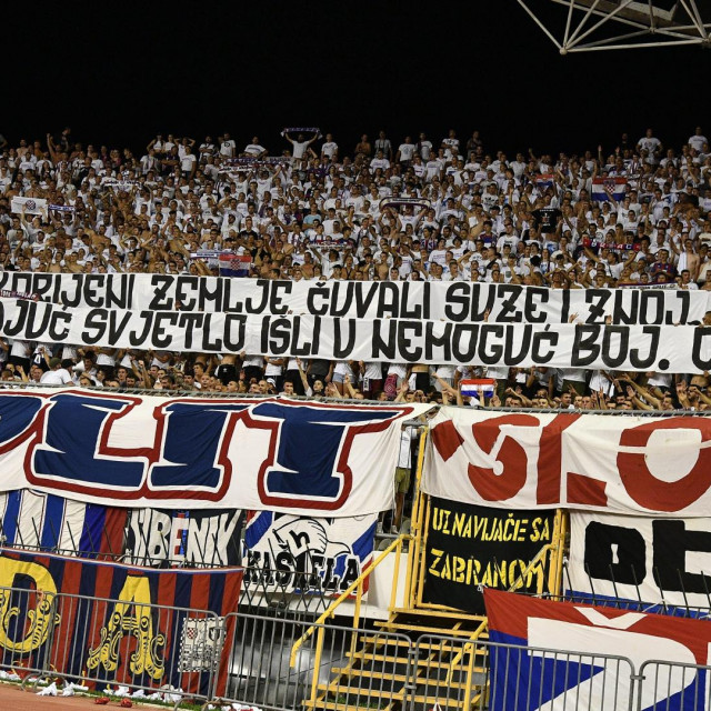 Transparent na utakmici Hajduk - Vitoria