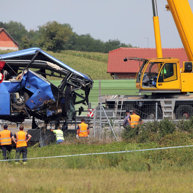 Izvlačenje poljskog autobusa