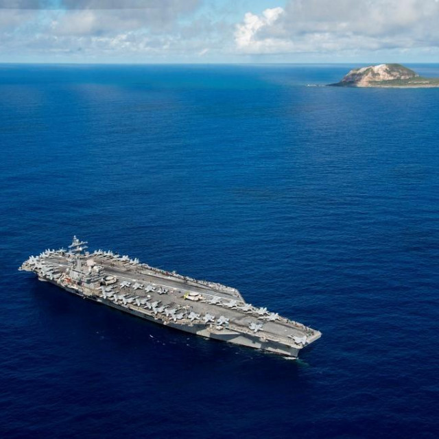 Američki nosač aviona USS Ronald Reagan