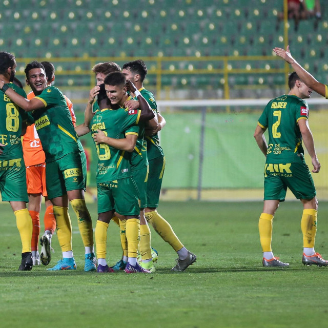 Igrači i navijači Istre burno su proslavili rušenje Osijeka