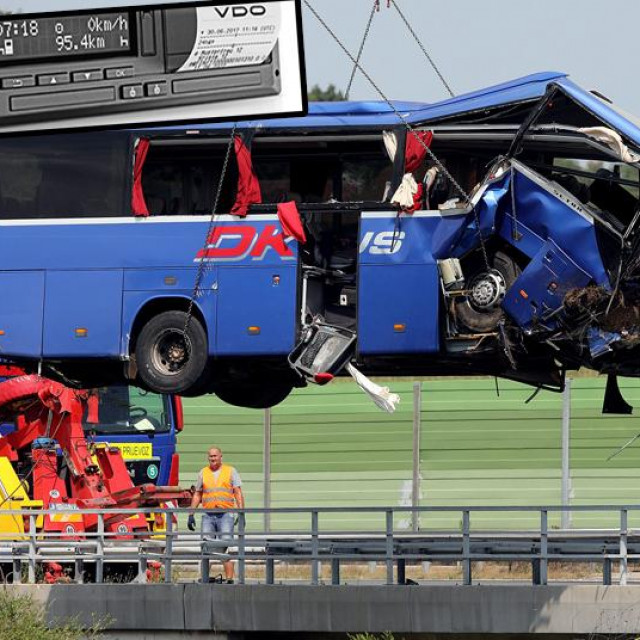 Slijetanje autobusa na A4
