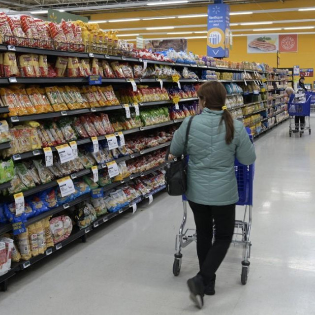 Kupac u supermarketu u Buenos Airesu